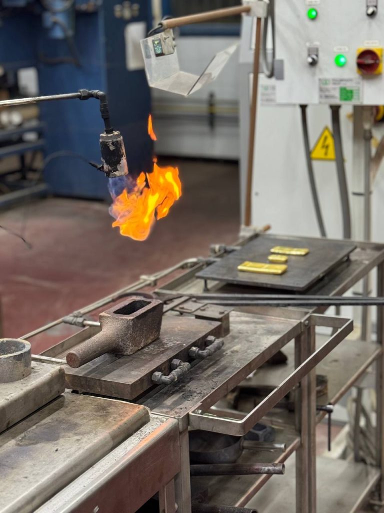 Opération de fusion mise en lingot 2-min